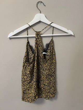 Camiseta tirantes floral encaje