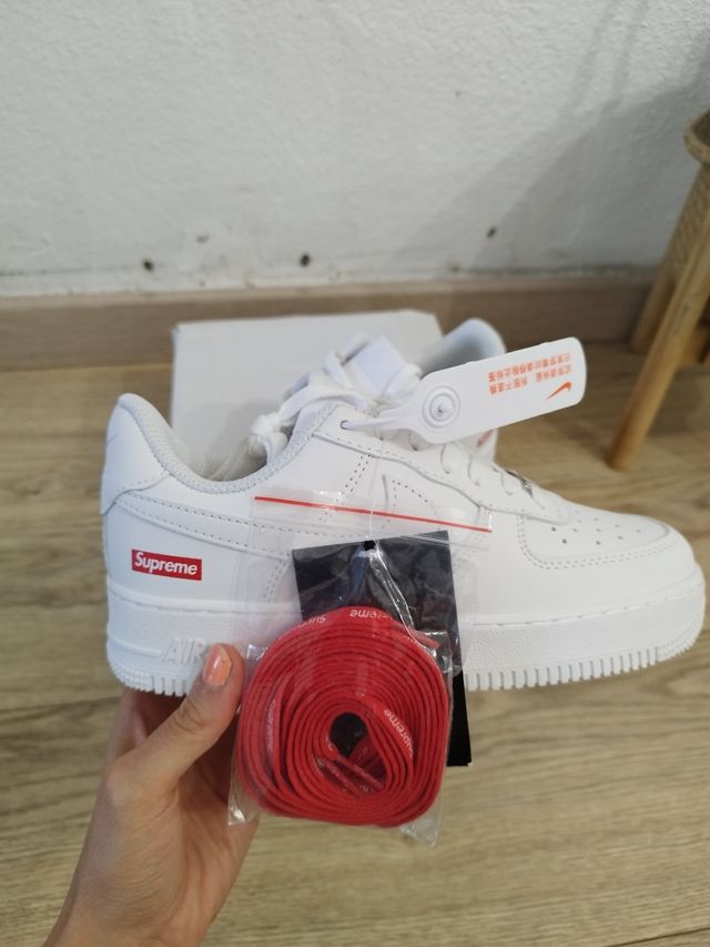 Nike Air Force x Supreme 36