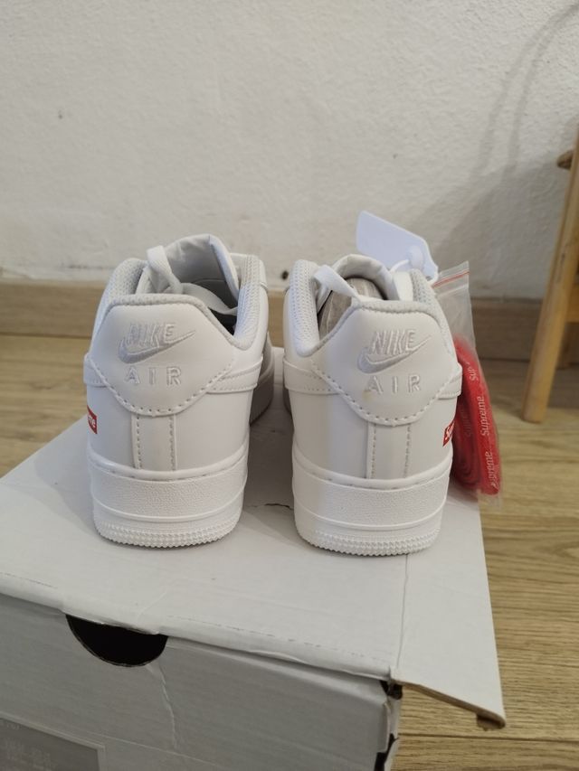 Nike Air Force x Supreme 36