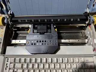 Macchina da scrivere Olivetti ET PERSONAL 55