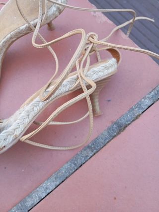 Sandalias de piel con cuerdas