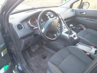 Peugeot 5008 2015