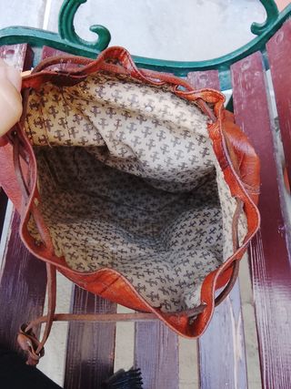 Mochila de piel, poco uso