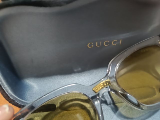 Gafas de sol Gucci doradas y amarillas