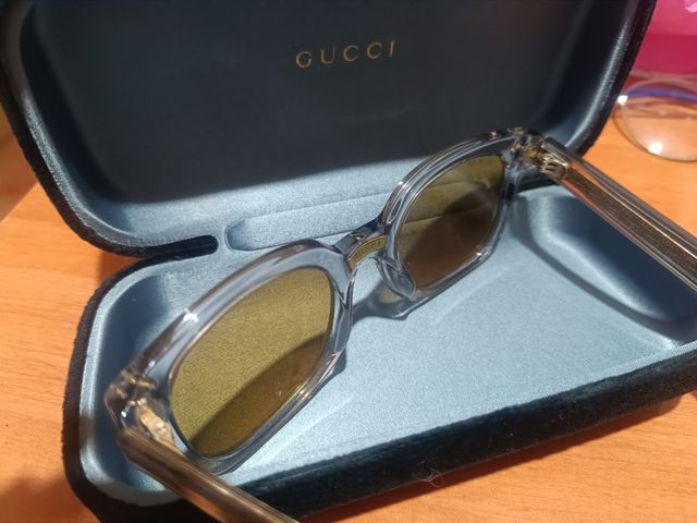 Gafas de sol Gucci doradas y amarillas