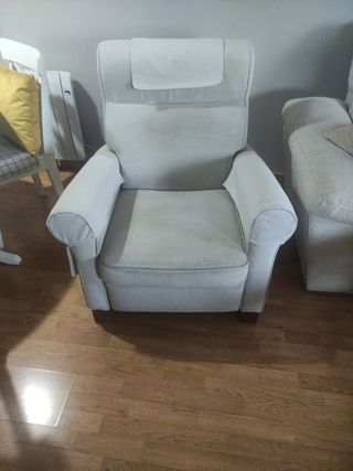 Sillón de tela beige y gris