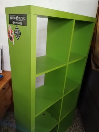 ESTANTERÍA MADERA VERDE