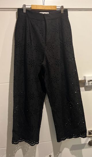 Pantalón Zara negro calado