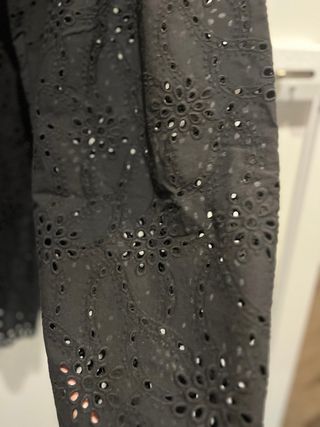 Pantalón Zara negro calado