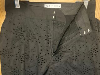 Pantalón Zara negro calado