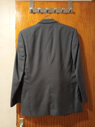 Traje de hombre gris