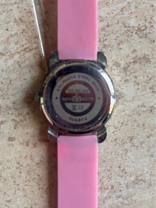Reloj infantil rosa con sirenas y caballito de mar