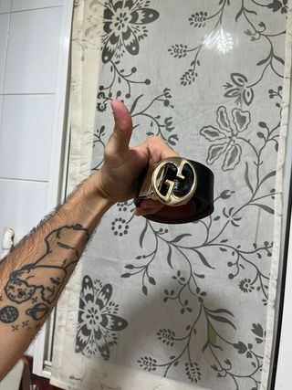 Cinturón Gucci Vintage Negro y Dorado