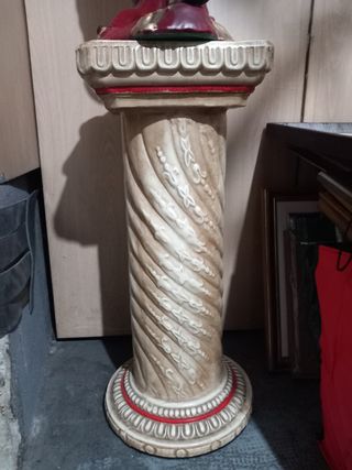 Figura antigua grande mujer con cántaro