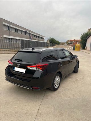 Toyota Auris con 2 años de garantía