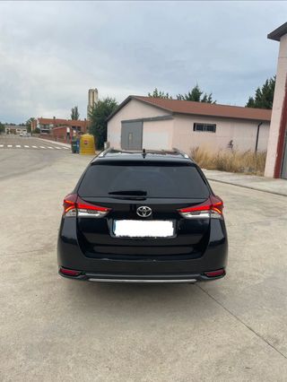 Toyota Auris con 2 años de garantía