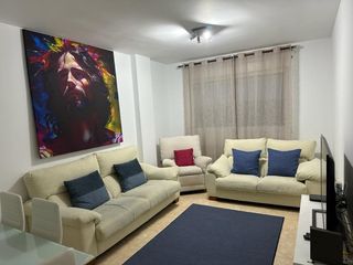 Sofá y sillón de tela beige