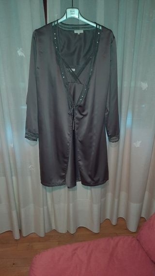 Conjunto lencería gris plata
