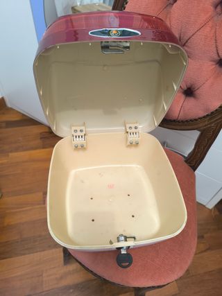 Bauletto scooter usato con graffi