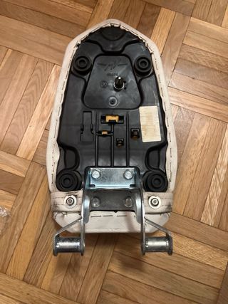 Asiento trasero MV Agusta F3