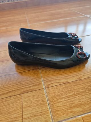 Bailarinas Gucci charol negras talla 40