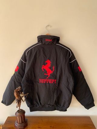 Chaqueta Ferrari Racing Negra y Roja