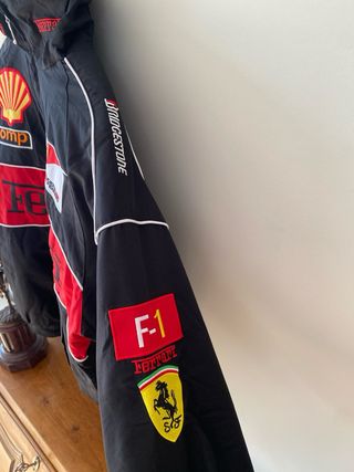 Chaqueta Ferrari Racing Negra y Roja