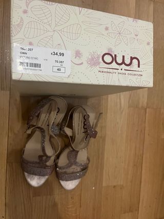Sandalias de tacón con brillos