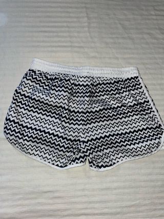 Shorts con estampado de zigzag