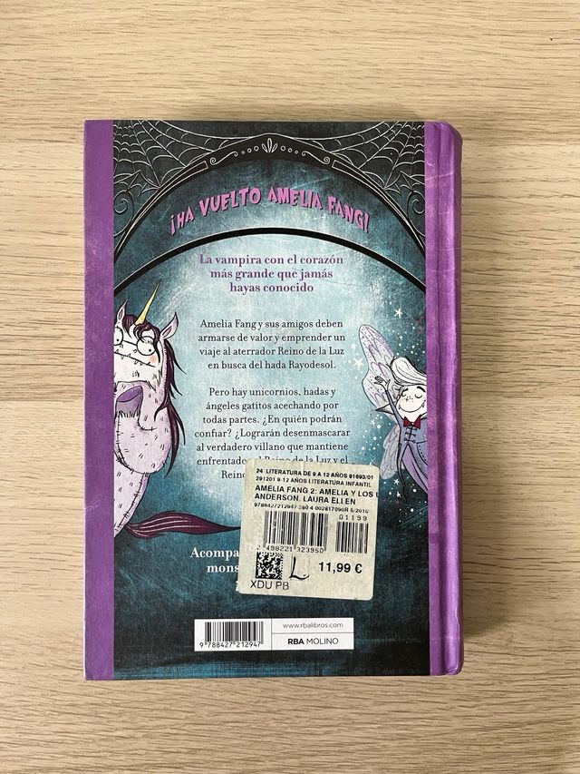 Amelia Fang 2 - Amelia y los unicornios (Spanis...