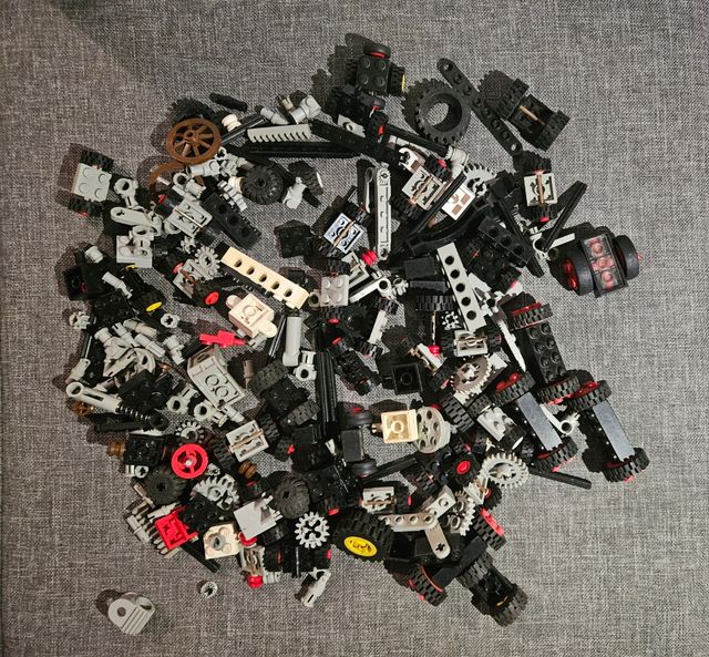 Lote de piezas Lego antiguas.