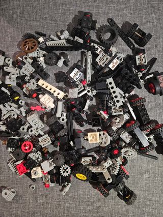 Lote de piezas Lego antiguas.