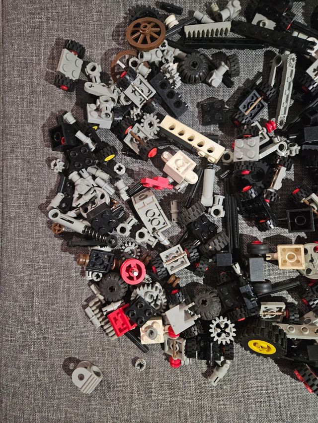 Lote de piezas Lego antiguas.