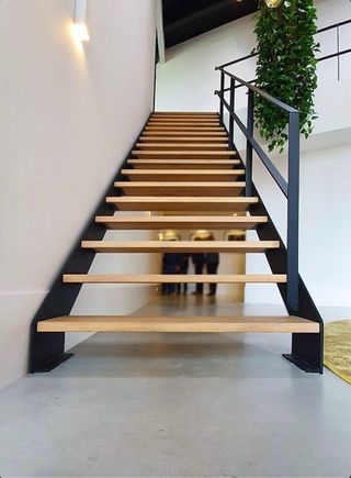 Escaleras de madera y metal
