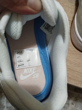 Zapatillas Nike Mujer Blancas y Rosas