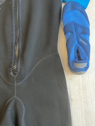 TRIBORD: Neopreno/escarpines niño  T8 como nuevo