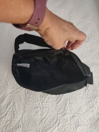 Riñonera unisex negra