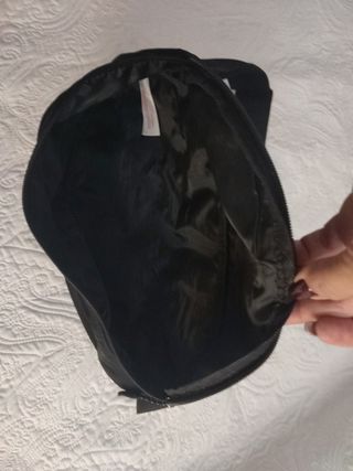 Riñonera unisex negra