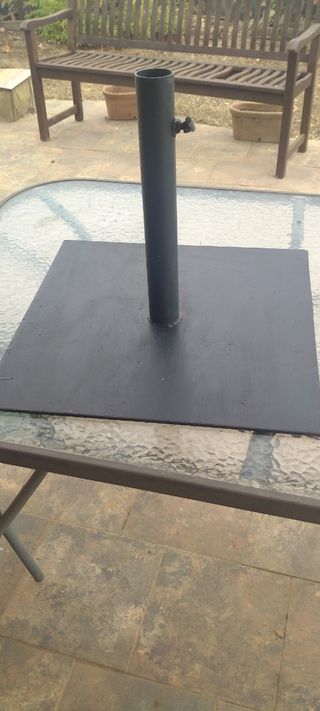 Base para sombrilla de hierro negra