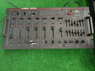 Mesa de mezclas Acoustic Control SM-7004H