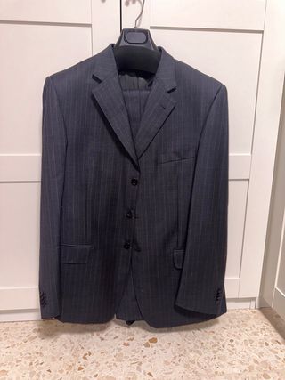 Traje de hombre gris oscuro a rayas Talla 56