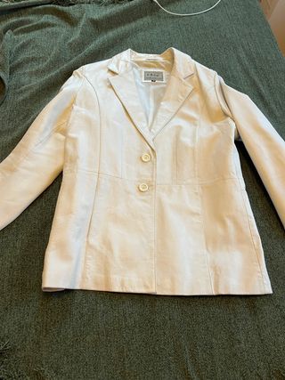 Chaqueta de piel ovino blanca F & Co