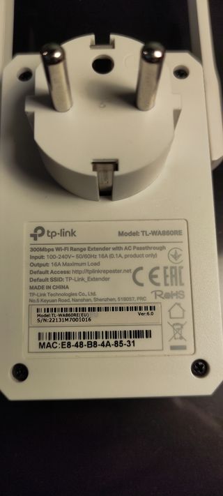 Extensor WiFi TP-Link con enchufe incorporado