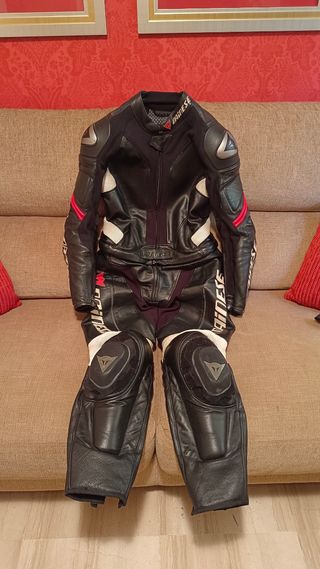 Mono Dainese cuero 2 piezas Talla 50