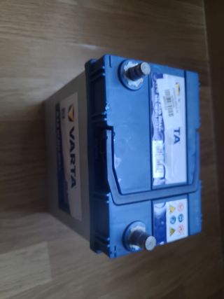 Batería coche VARTA 12V 40Ah 
