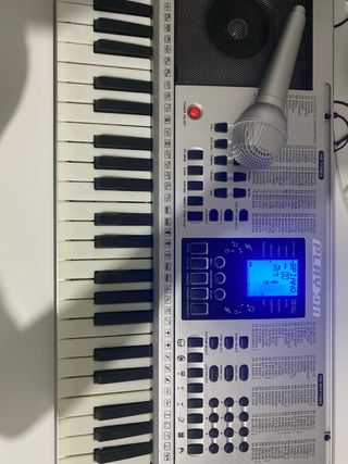 Piano eléctrico 61 teclas