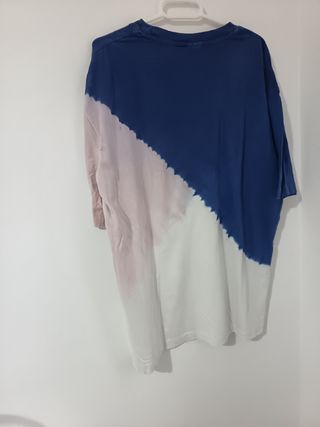 Camiseta oversize degradado azul y rosa