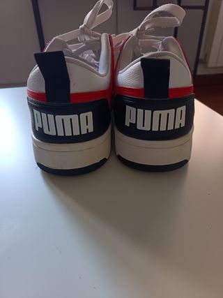 Zapatillas Puma Rojas y Blancas