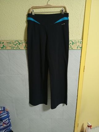Pantalones deportivos negros sin estrenar