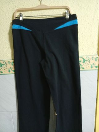 Pantalones deportivos negros sin estrenar